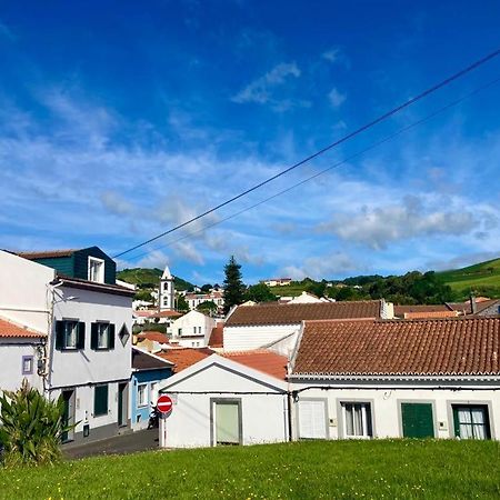 Alojamento Confortavel A 2 Min Da Praia Horta  Exteriör bild
